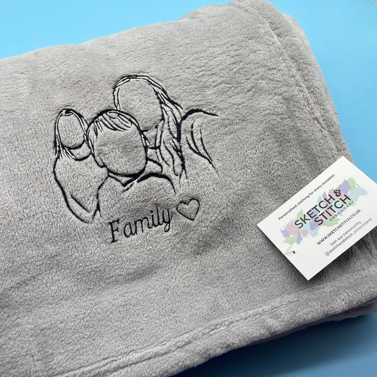 Personalised photo outline blanket