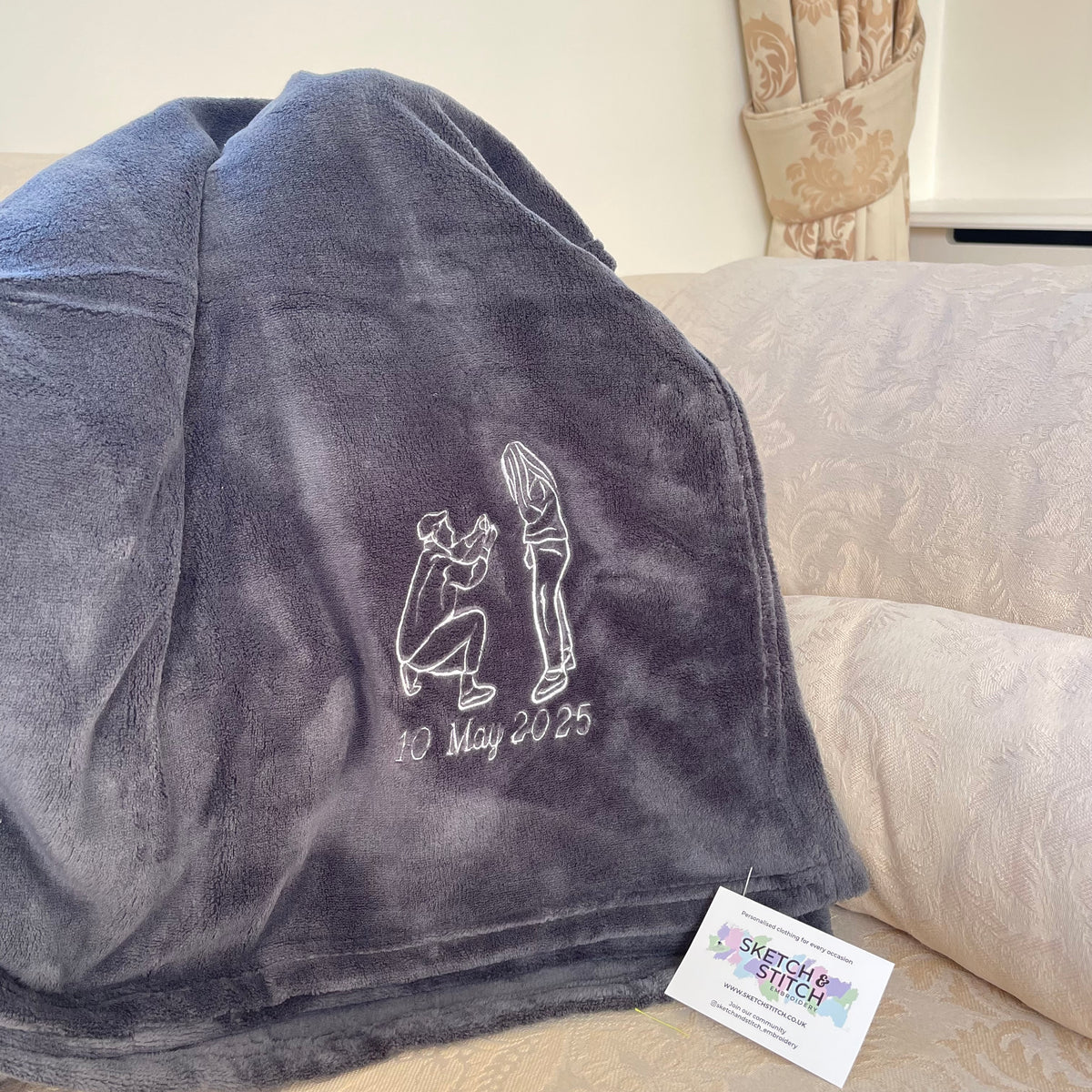 Personalised photo outline blanket