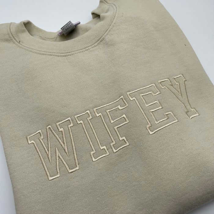 Adult sample sweatshirt Wifey M