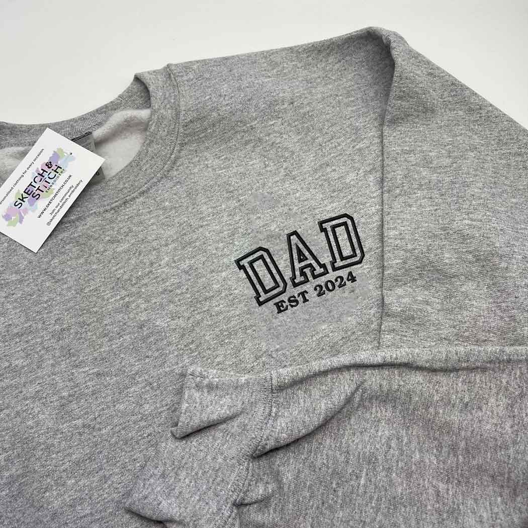 Men's sweatshirt personalised Dad est date - Sketch & Stitch