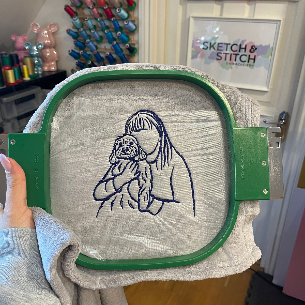 Personalised photo outline blanket